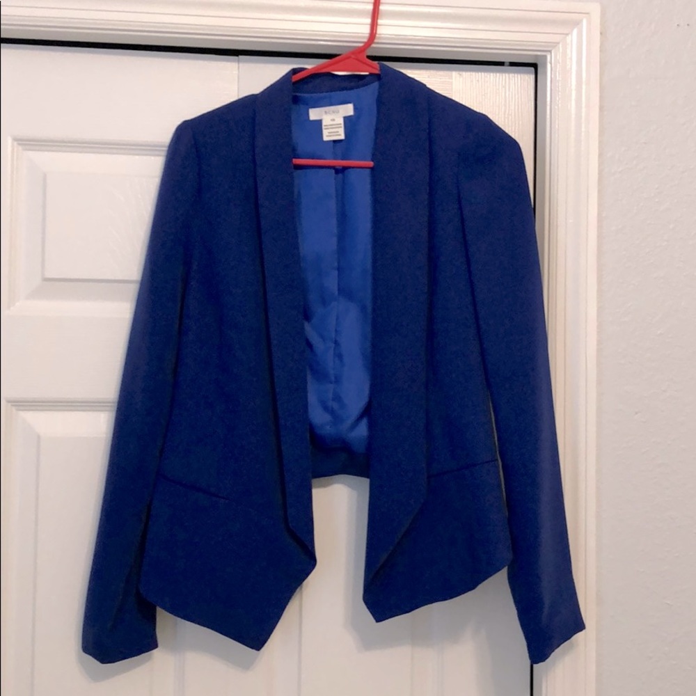 Navy blazer, cropped back